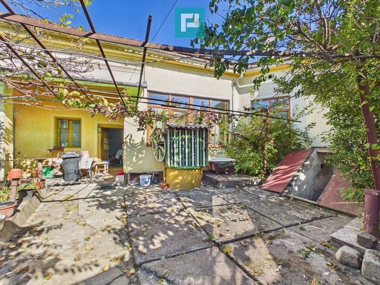 Casă individuală cu 3 camere cu Canalizare în Central