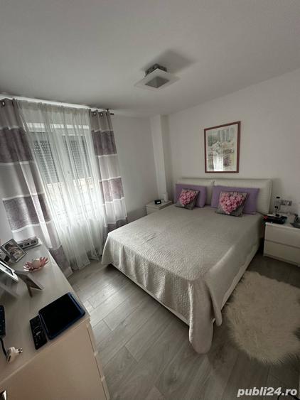 Apartament cu 4 camere decomandat în Găești