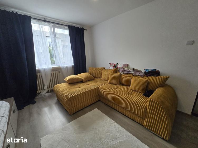 Apartament cu 4 camere în Mărăței