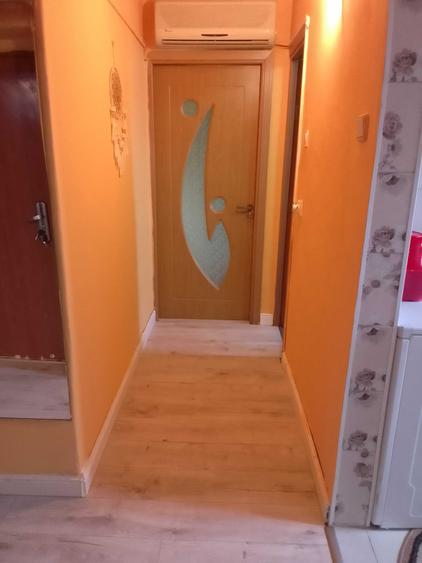 Apartament cu 3 camere decomandat în Popoveni