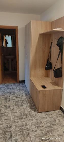 Apartament cu 2 camere decomandat, mobilat în Piața Centrală