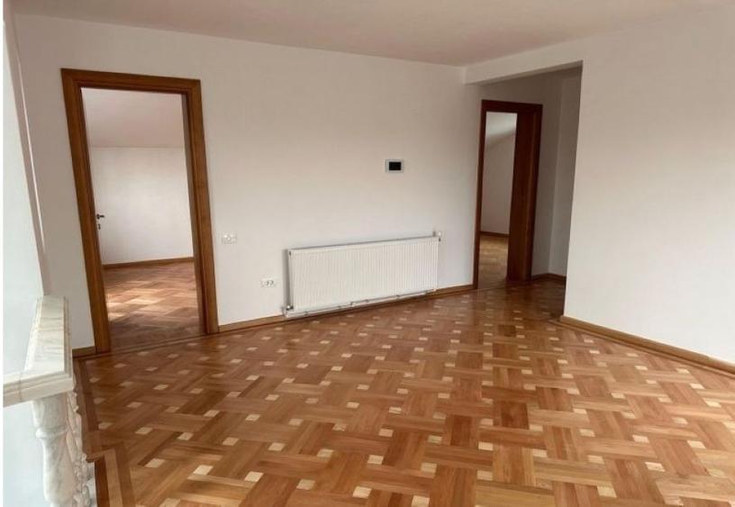 Casă individuală cu 5 camere cu Teren 1000 Mp în Drumul Taberei