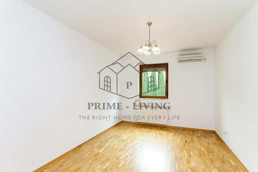 Casă individuală cu 6 camere cu Piscina în Iancu Nicolae