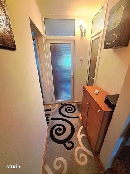 Apartament cu 3 camere decomandat în Intim