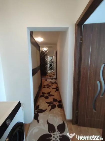 Apartament cu 2 camere decomandat în Craiovița Nouă