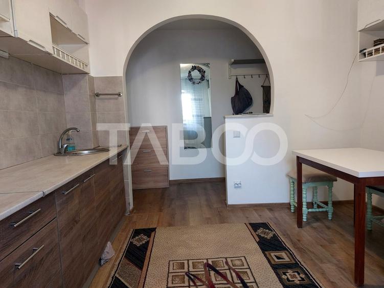 Apartament cu 2 camere decomandat, mobilat în Calea Dumbrăvii