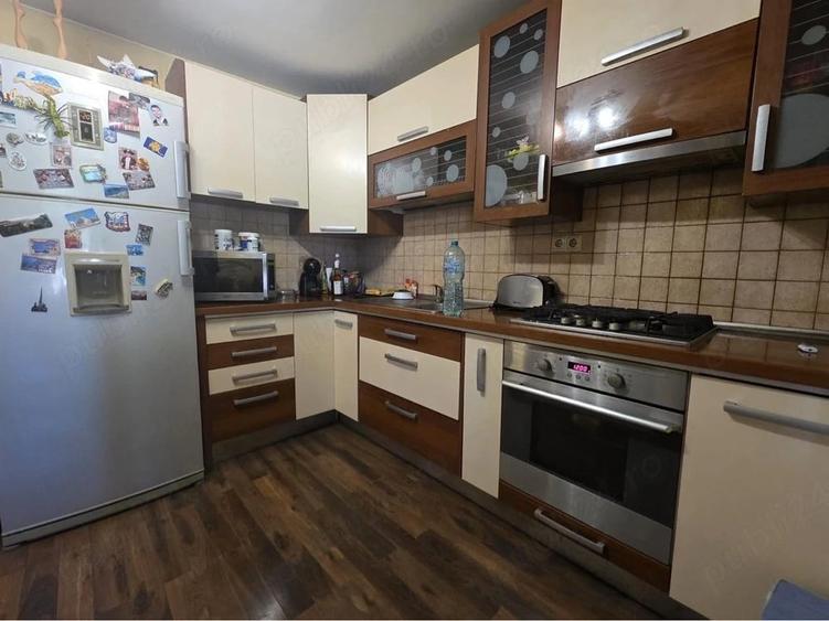 Casă cu 4 camere cu Teren 500 Mp în Central