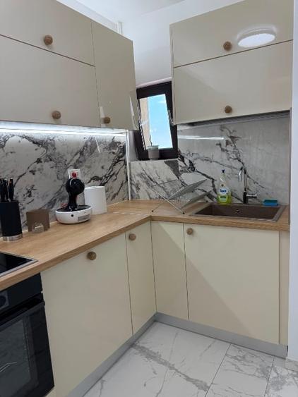 Apartament cu 2 camere semidecomandat, mobilat în Dacia