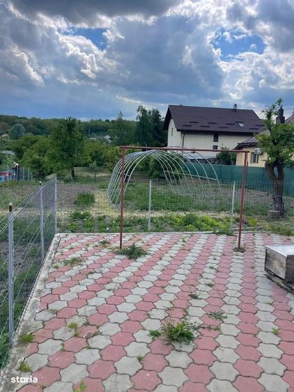 Casă cu 3 camere în Mărgineni