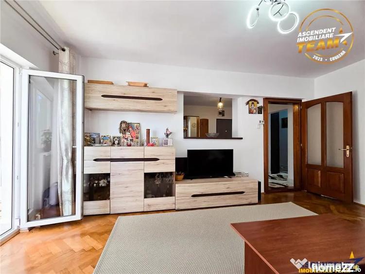 Apartament cu 4 camere decomandat în Central
