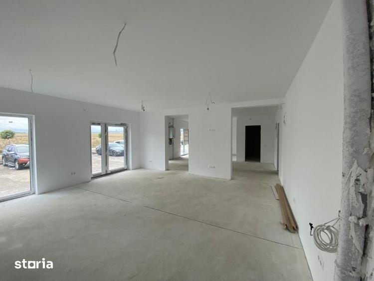 Spațiu comercial, de 360 mp, în Șelimbăr