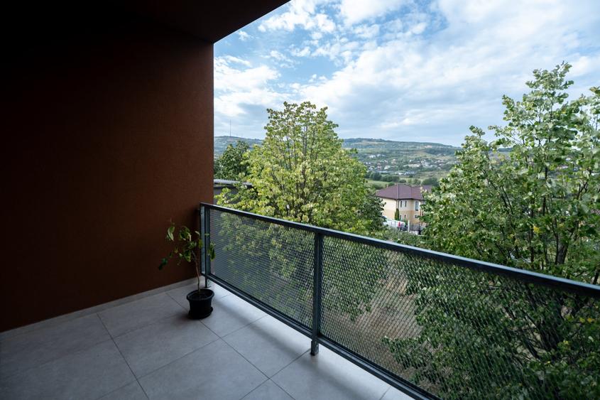 Casă individuală cu 5 camere cu Garaj în Borhanci