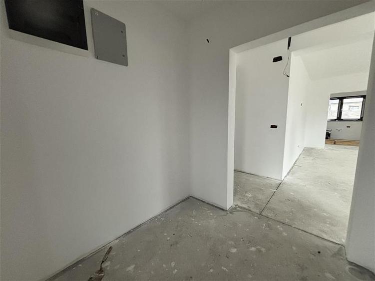Casă cu 4 camere cu Teren 502 Mp în Sântandrei