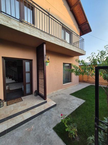 Casă cu 4 camere cu Teren 300 Mp în Central