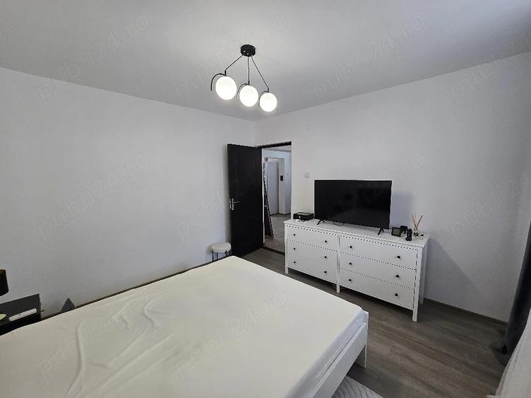 Apartament cu 4 camere decomandat în Central