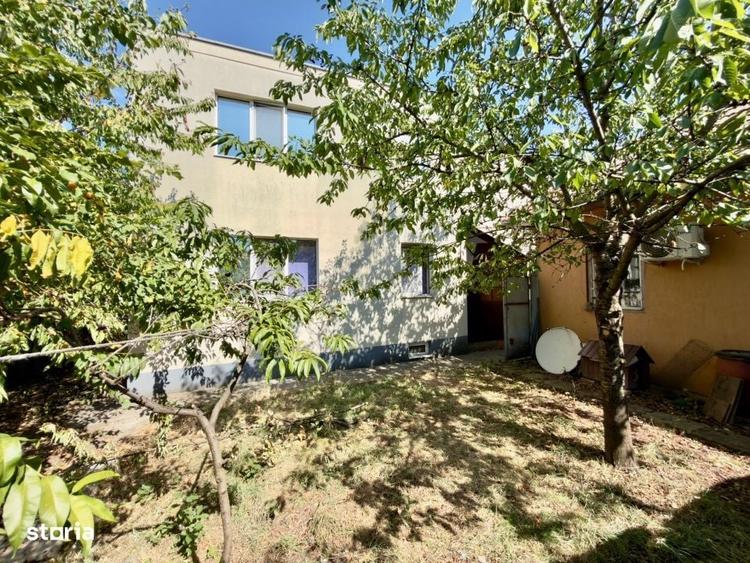 Casă cu 4 camere în Între Lacuri
