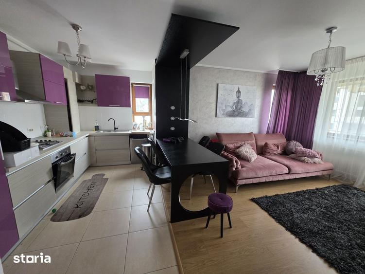 Apartament cu 3 camere decomandat în Tractorul