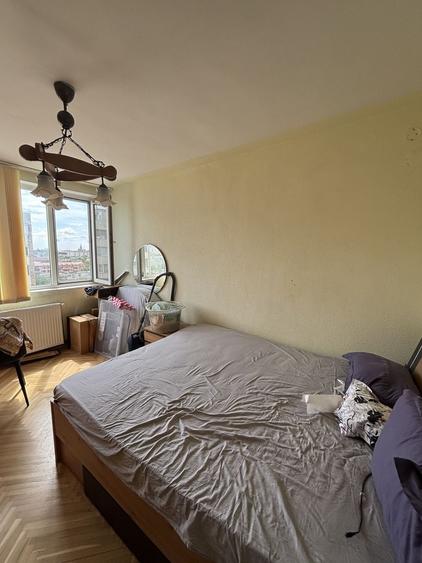 Apartament cu 3 camere decomandat în Torontalului