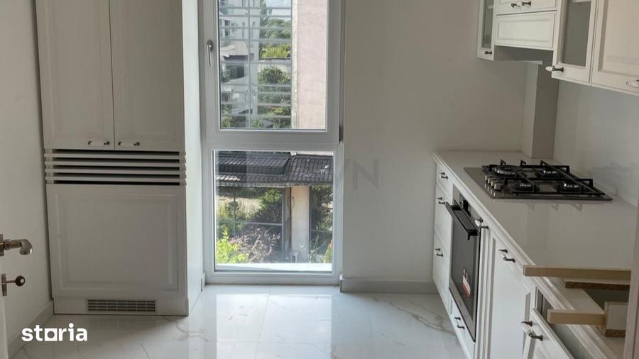 Apartament cu 4 camere, mobilat în Băneasa