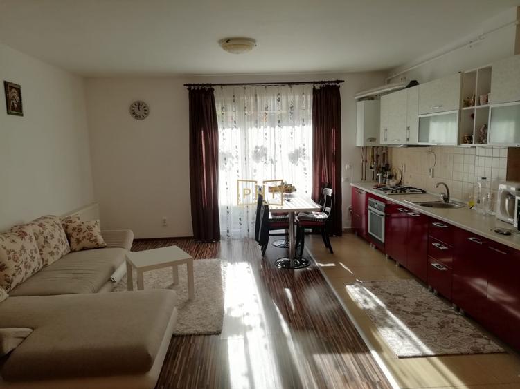 Apartament cu 2 camere semidecomandat, mobilat în Florești
