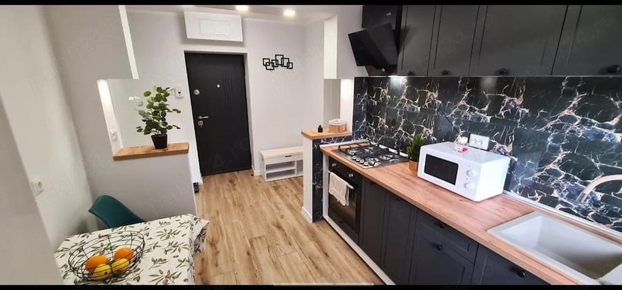 Apartament cu 2 camere decomandat în Calea București