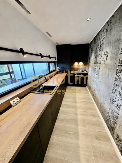 Apartament cu 4 camere decomandat, mobilat în Iancu Nicolae