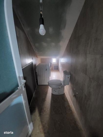 Casă cu 5 camere cu Teren 936 Mp în Central