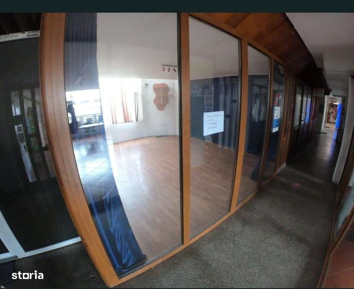 Spațiu comercial, de 30 mp, în Piața Centrală