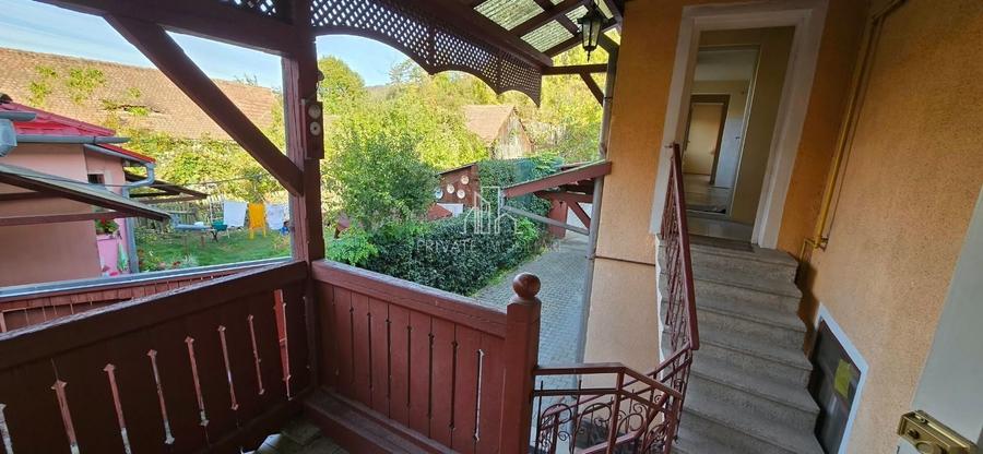 Casă individuală cu 5 camere cu Canalizare în Central