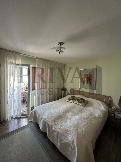 Apartament cu 4 camere decomandat, mobilat în Bucovina