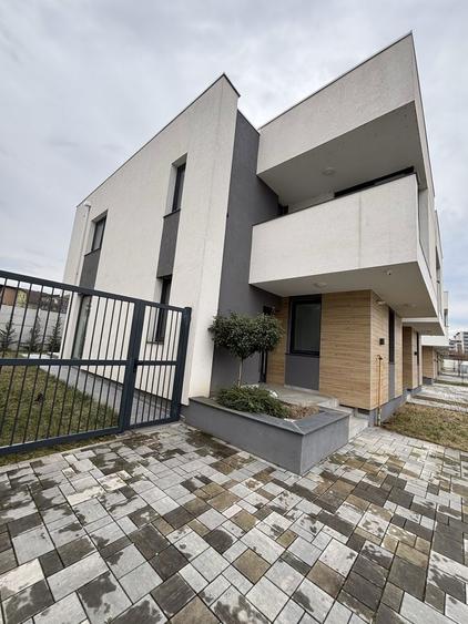 NOU !! VILA de LUX Gata de Mutare !! - 8