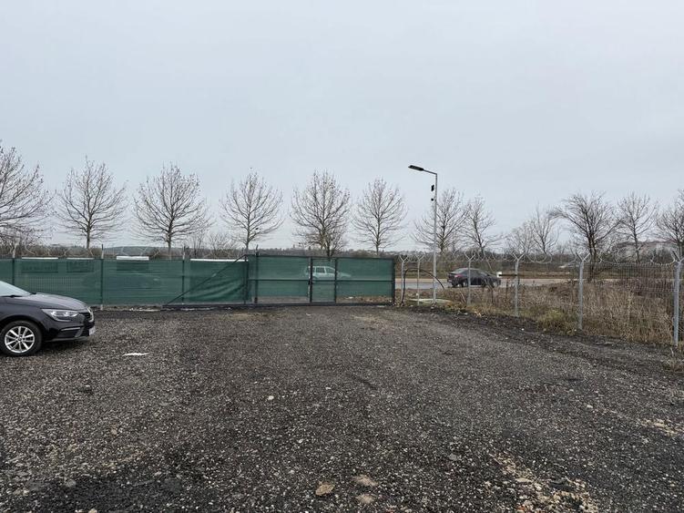 Teren De Inchiriat - 4