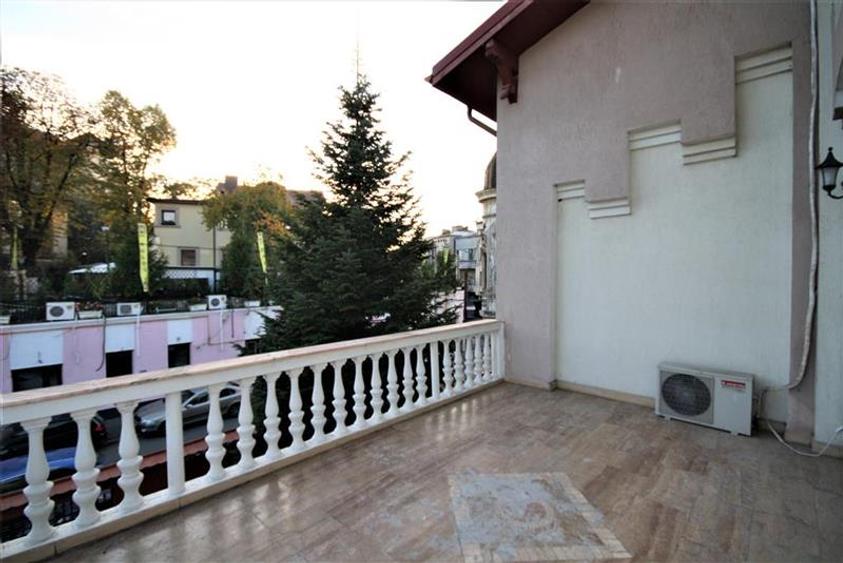 Corp vila, ideal locuinta, cu piscina si curte proprie in centru, Bucuresti - 11