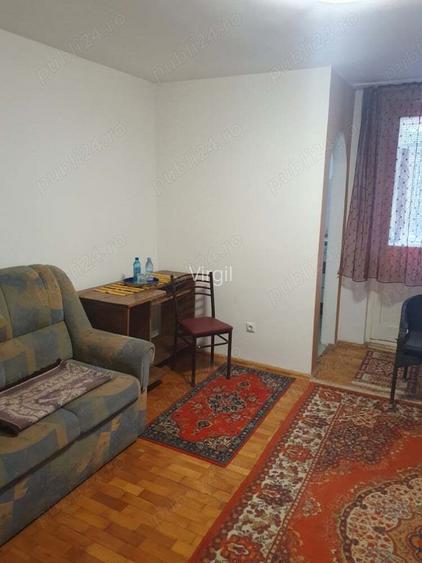 Ofer garsoniera inchiriere