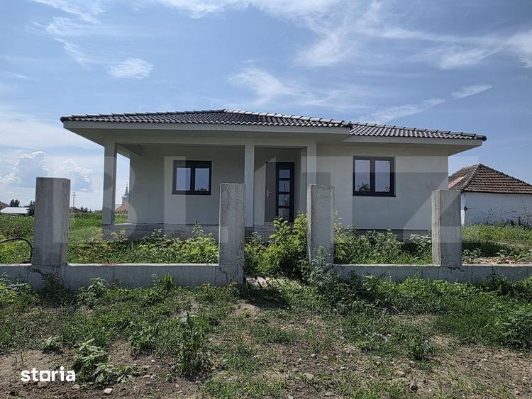 Casă cu 4 camere cu Teren 800 Mp în Păulești