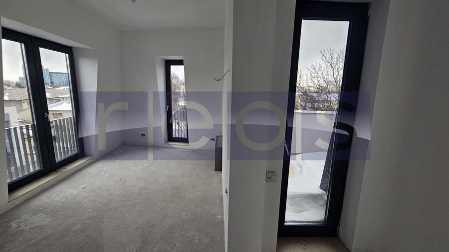 Vilă D+2+M | 4 parcări private | 3 apartamente cu intrări separate - 7