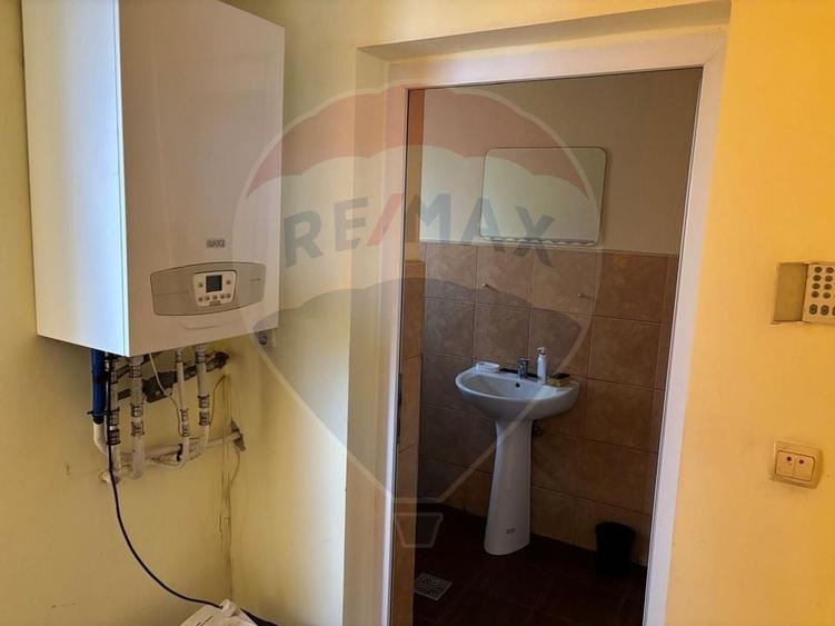 Spatiu industrial 1944mp hala,650mp birouri, platforma betonata 11000m - 18