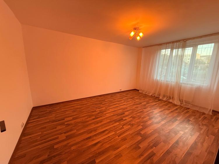 Apartament 3 camere parter renovat BCR Ciresica 87.000 - 2