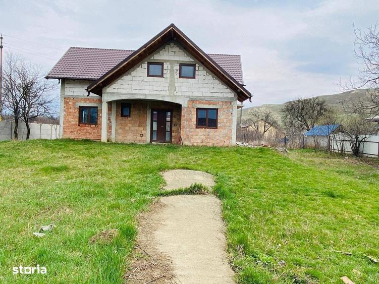 De vanzare Vila la rosu din caramida in apropiere de Roman,79.900 euro - 3