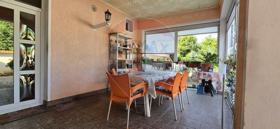 Casă cu etaj deosebită în Chișineu-Criș – un cămin creat cu suflet - 34