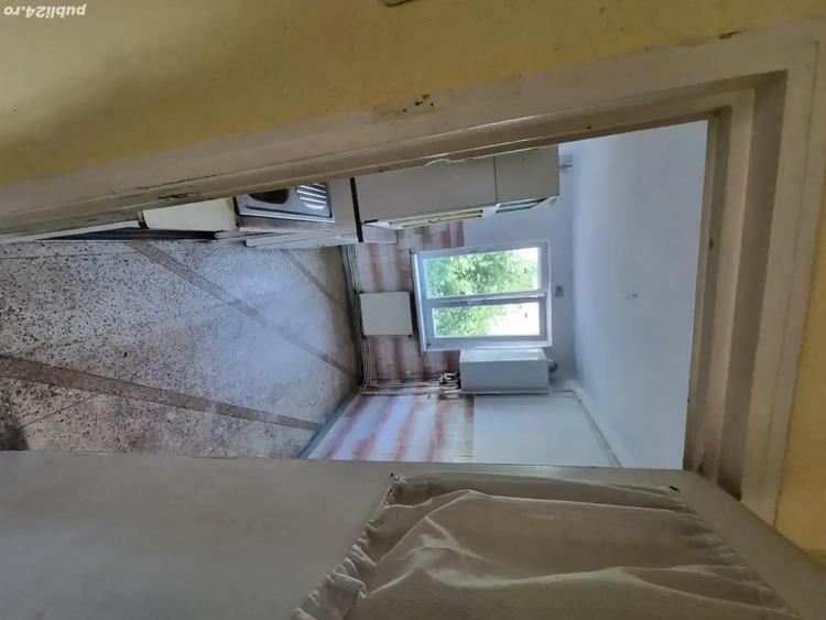 A 37 Liceul sanitar ,Apartament 3 camere confort 1 - 12
