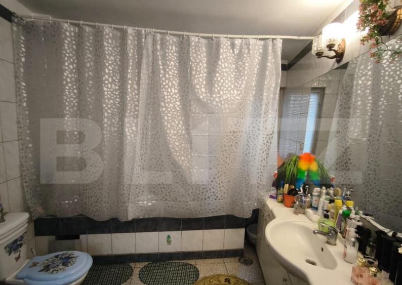 Casa 9 camere, 200 mp utili, zona Bd. Titulescu - 21