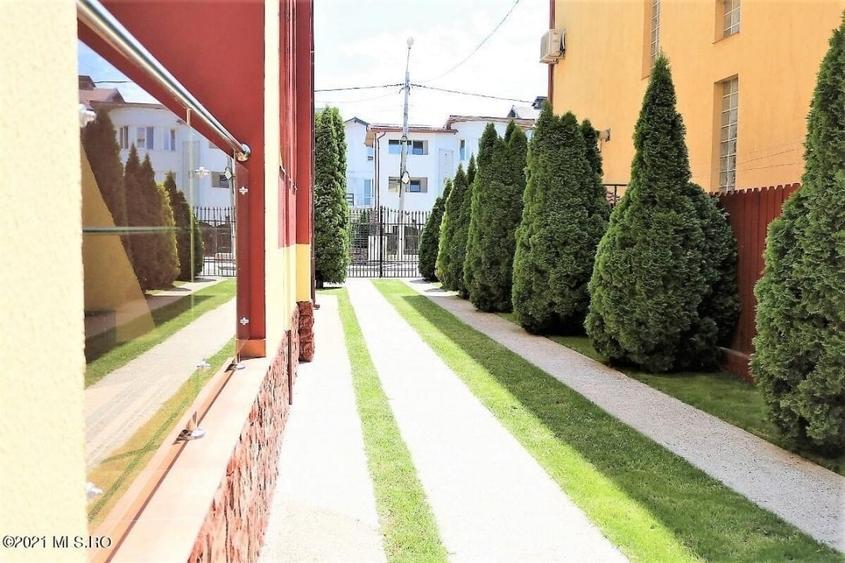 Mamaia Nord - Langa Mare, pensiune la cheie, 11 camere, 9 bai! - 29