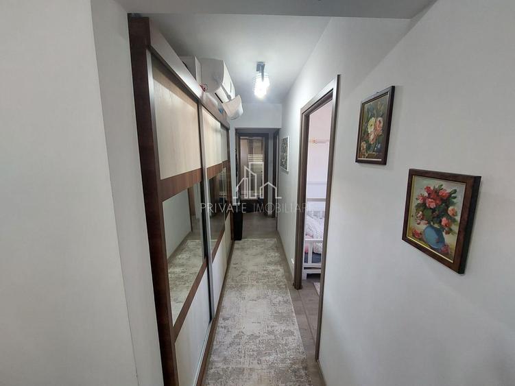 Apartament 3 Camere , De Vanzare, 22 Decembrie, 7 Noiembrie - 8