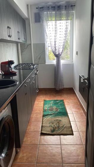 Apartament cu 3 camere decomandat în Gara de Nord