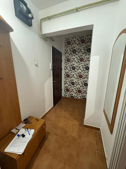 Apartament cu 2 camere semidecomandat în Dacia