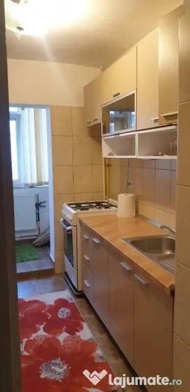 Apartament cu 2 camere decomandat în Galata