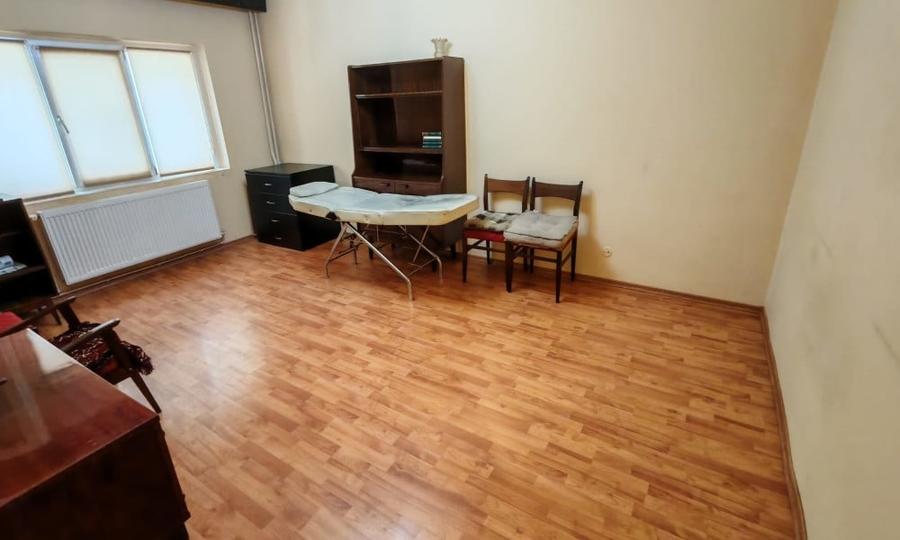 Apartament 3 camere cu garaj - 1