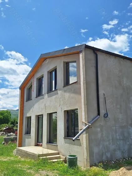 Casa noua zona linistita - 6