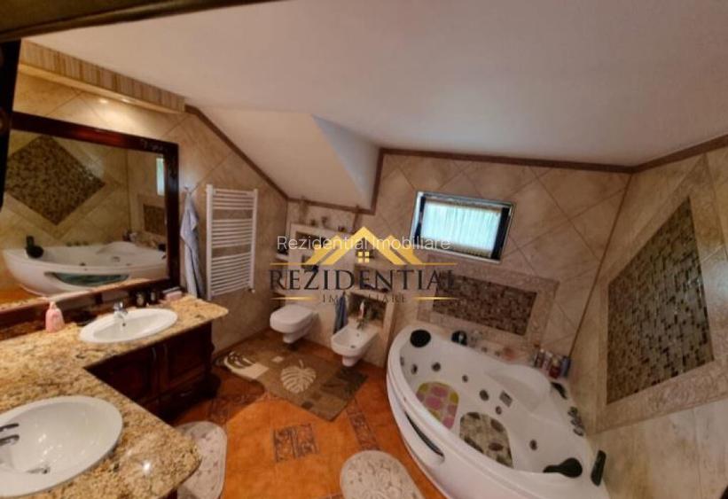 VILA CU ETAJ SI MANSARDA